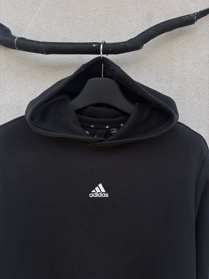 Adidas Mid Logo Hoodie (Category: Coats, Jackets and Outerwear) located in Baybay. Submitted by thrift.ed2023 (Listing ID 1467648572, Image 2). Description: Adidas Mid Logo Hoodie Medium 20x27 No Issue Need Wash Good as New .