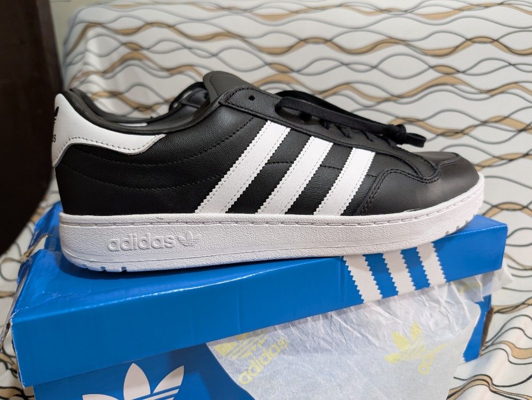 Adidas orig shoes (Category: Casual Shoes) located in Quezon City. Submitted by xperialumia (Listing ID 1467690249, Image 2). Description: Brand New Original *Adidas Team Court" Original Price: 4.9k Size: UK- 10 1/2 US- 11.