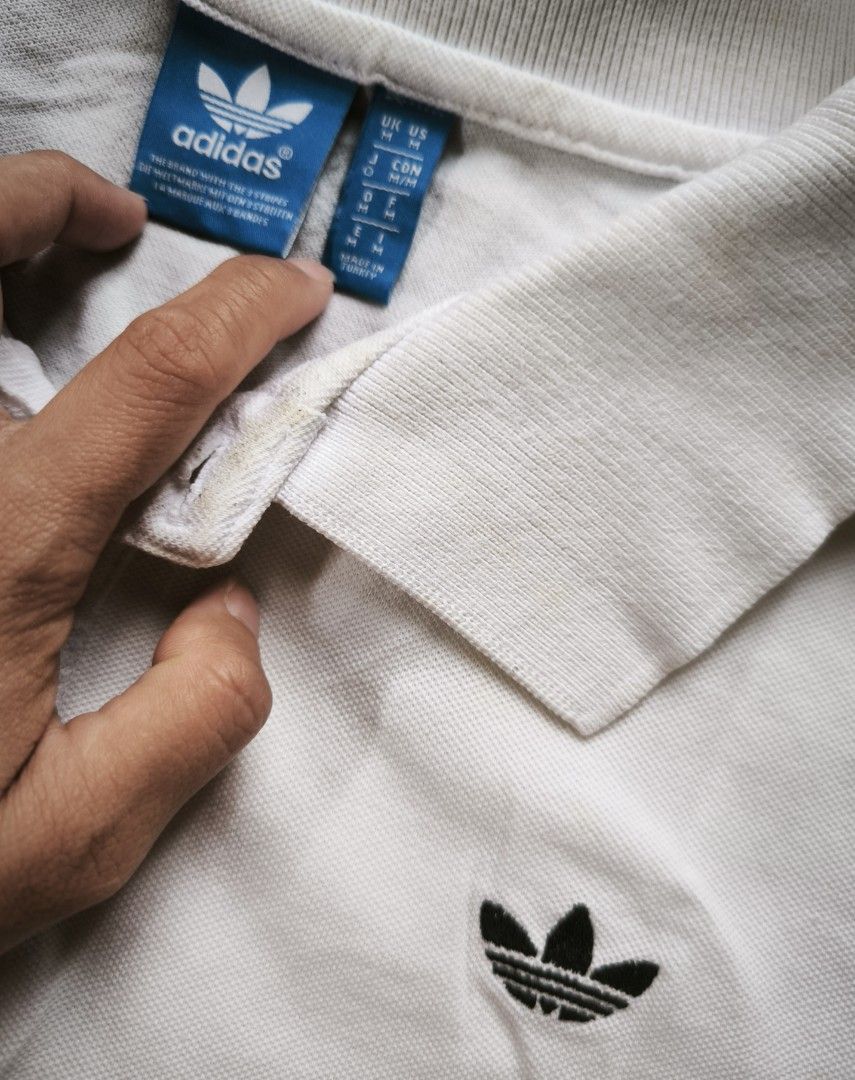 Adidas plain white shirt (Category: Shirts) located in Manila. Submitted by wearforce (Listing ID 1467753943, Image 2). Description: Adidas plain white shirt fit: S-M good condition color rate 9/10 349 + sf.