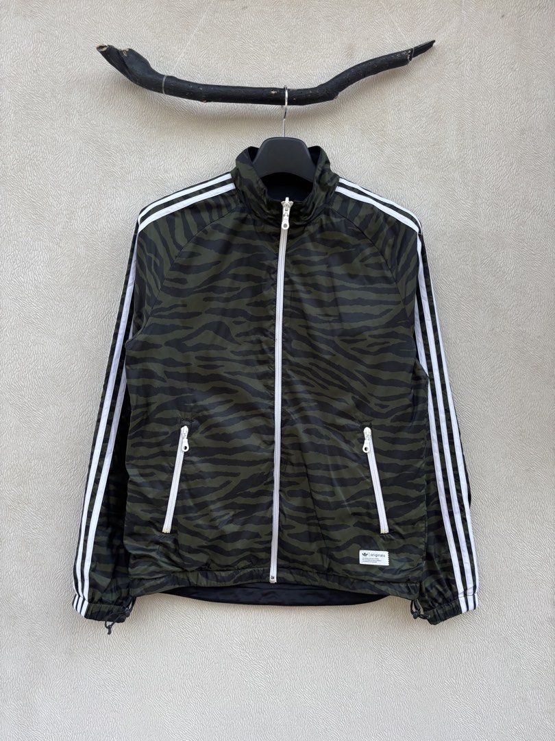 Adidas Reversible Jacket (Category: Coats, Jackets and Outerwear) located in Baybay. Submitted by thrift.ed2023 (Listing ID 1467654721, Image 1). Description: Adidas Reversible Jacket Small to Medium 20x26 No Issue Need Wash Good as New .