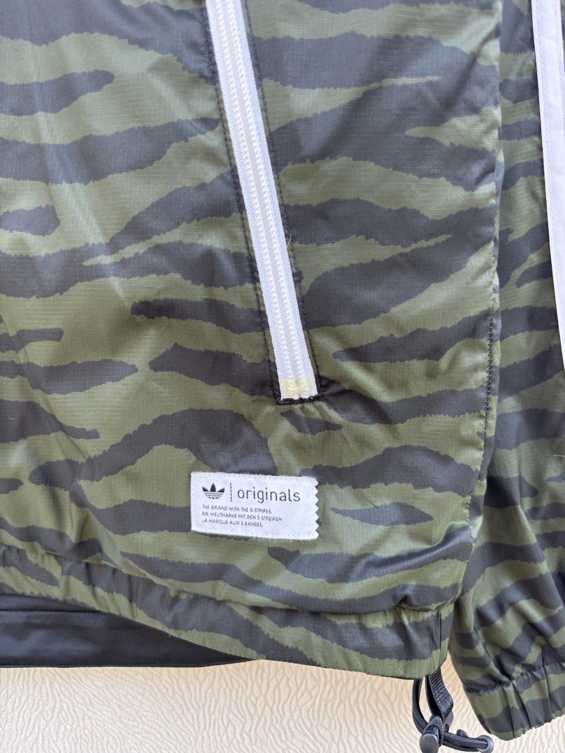 Adidas Reversible Jacket (Category: Coats, Jackets and Outerwear) located in Baybay. Submitted by thrift.ed2023 (Listing ID 1467654721, Image 3). Description: Adidas Reversible Jacket Small to Medium 20x26 No Issue Need Wash Good as New .