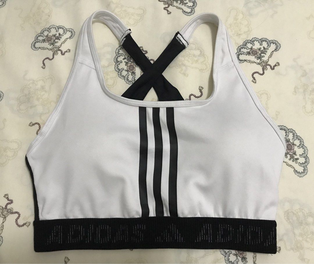 Adidas Sportsbra (Category: Activewear) located in Manila. Submitted by freshlemon58885 (Listing ID 1467675288, Image 1). Description: Padded Med size .
