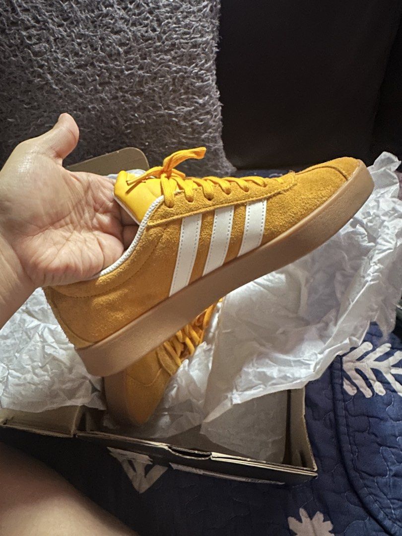 Adidas VL Court 2.0 (Category: Sneakers) located in Taguig. Submitted by prelovednotunloved28 (Listing ID 1467649331, Image 3). Description: ADIDAS VL COURT 2.0 - Collegiate Gold - Size: US 8 / UK 7.5 / EU 41 1/3 (25.5 cm) - Like new (Used once) Location: Taguig.