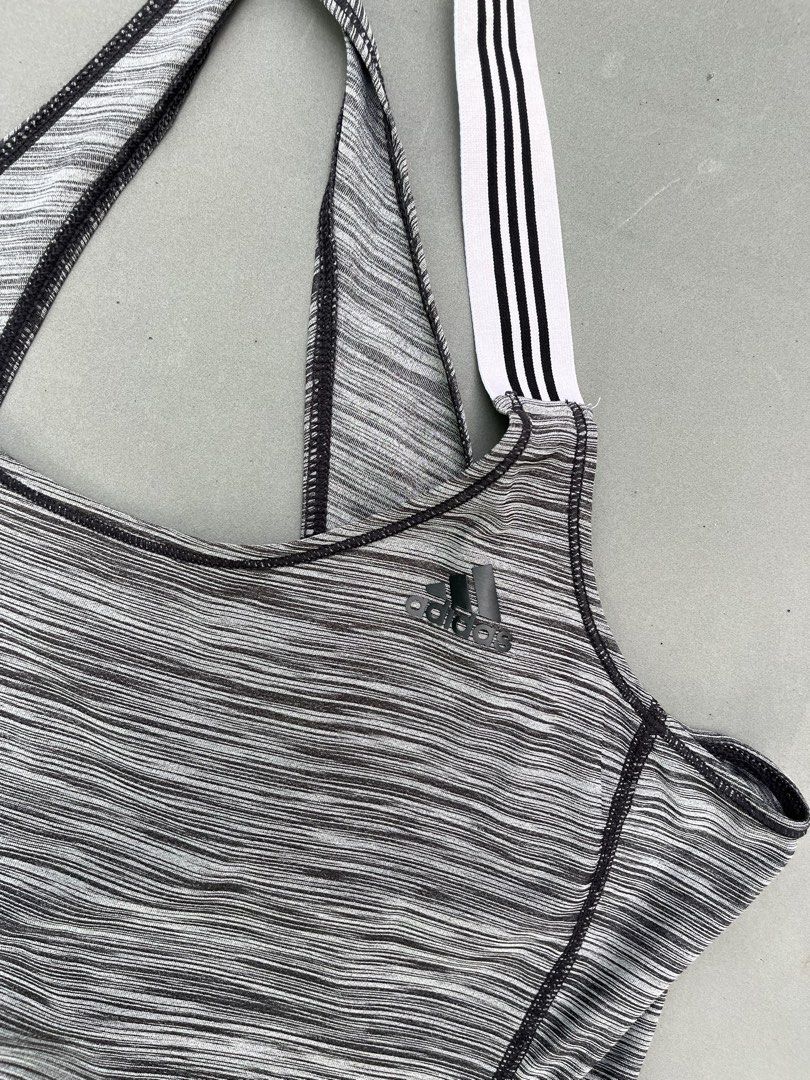 Adidas Womens Tank Top Performance Climalite X-Back (Category: Activewear) located in Quezon City. Submitted by kentstuff (Listing ID 1467650306, Image 3). Description: Adidas Womens Tank Top Performance Climalite X-Back Size M On Tag Shoulder-Hem : 25.5” Pit-Pit : 18” Condition: Excellent CR: 9.8/10 Flaws: ❌ Needwash DISCLAIMER: This is a thrifted item. All brands, logos, and trademarks belong to their rightful owners. We’re here to rehome great