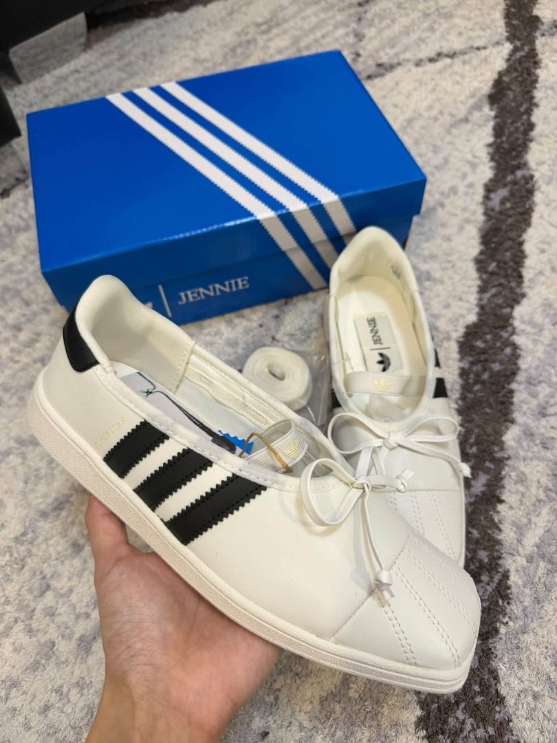 Adidas x Jennie (Category: Sneakers) located in Manila. Submitted by matteamatteo_mnl (Listing ID 1467735184, Image 2). Description: -with box Available size: 36.37.38.39.40 📌 Please check the last image carefully before ordering. Nandun na po lahat ng kailangan tandaan. Mode of Payment (MOP): 💸 GCash, Maya, GoTyme, BDO, RCBC, Landbank Mode of Delivery (MOD): 🛵 Lalamove / GrabExpress for Same-day delivery 🚚 J&T Express / LBC for those outside