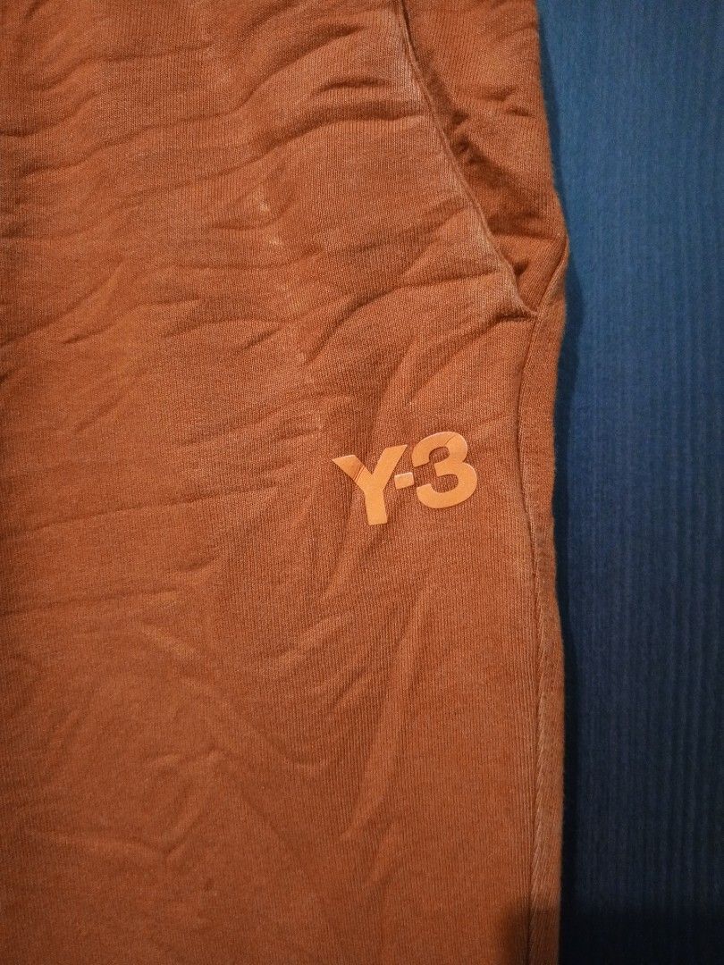 Adidas Y-3 Classic Terry Cuffed Pants (Category: Joggers) located in Santa Maria. Submitted by paulo-garcia21 (Listing ID 1467721749, Image 3). Description: small on tag waist 30 to 36 length 36 inseam 23.5 L.O 10 excellent no flaws.