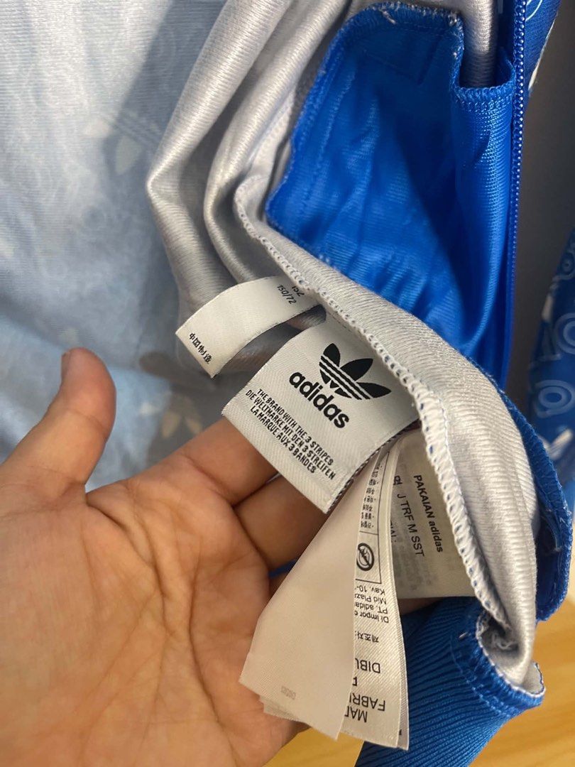 Adidas zip up jacket sale65 (Category: Coats, Jackets and Outerwear) located in Baguio. Submitted by buyforless_2600 (Listing ID 1467603968, Image 2). Description: .