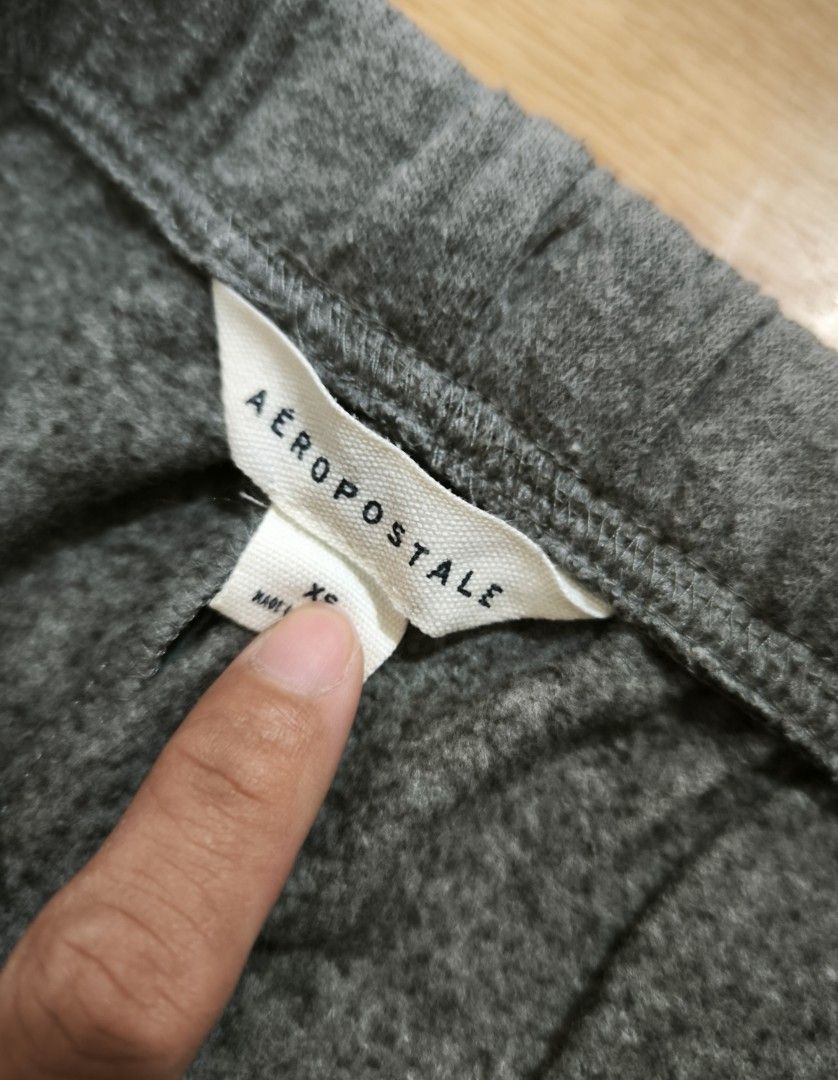 Aeropostale gray jogging pants (Category: Other Bottoms) located in Manila. Submitted by wearforce (Listing ID 1467751784, Image 3). Description: Aeropostale gray jogging pants fit: S-M good condition color rate 9/10 249 + sf.
