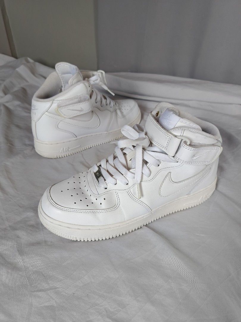 air force 1 high cut 8.5mens (Category: Sneakers) located in Talisay. Submitted by burdagz13 (Listing ID 1467709049, Image 2). Description: condition: good as new colorrate: 10-10 issue: minor heeldrag only 💸 First pay basis only 🚀 J&T shipping nationwide (doortodoor).