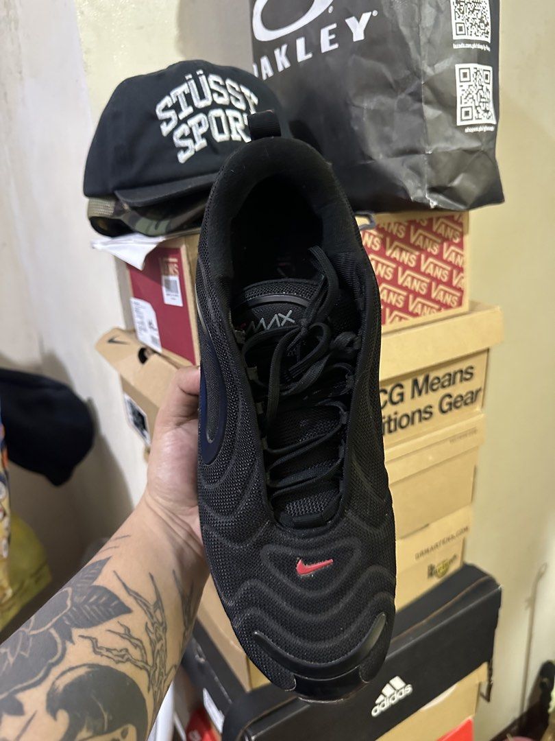 airmax 720 (Category: Sneakers) located in Manila. Submitted by istanzzjjne (Listing ID 1467757998, Image 2). Description: need reglue ung baba ng outsole no box negotiable .