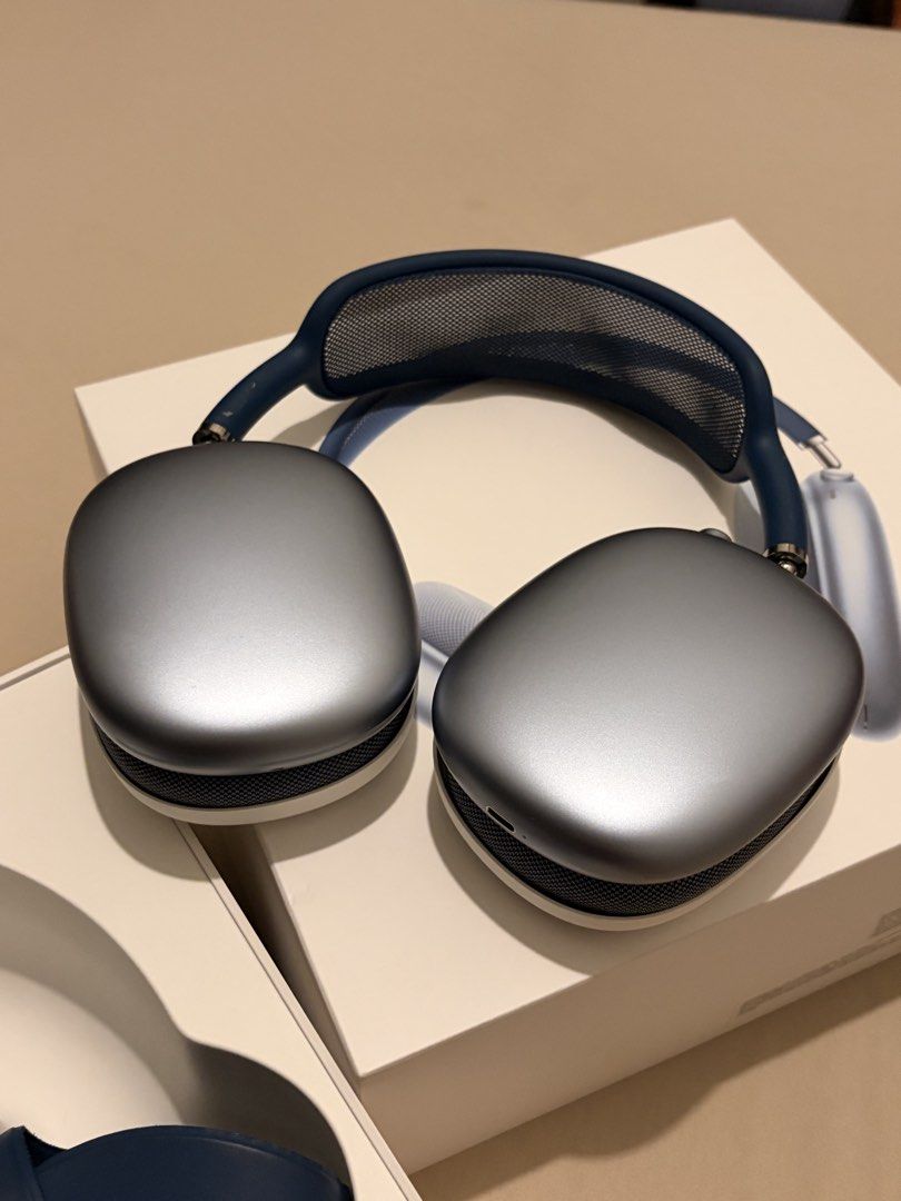 Airpods Max v1 Blue (Category: Headphones & Headsets) located in Pasay City. Submitted by aj_gadgets (Listing ID 1467679511, Image 3). Description: FOR SALE ONLY airpods max version 1 lightning - blue - complete with box - lightning cable - airpods max case - no dents or scratch sa mismong airpods issue: - outer silicone layer peeling off on the headband (barely noticeable) - airpods max cushion's back is broken, due to washing. still working but