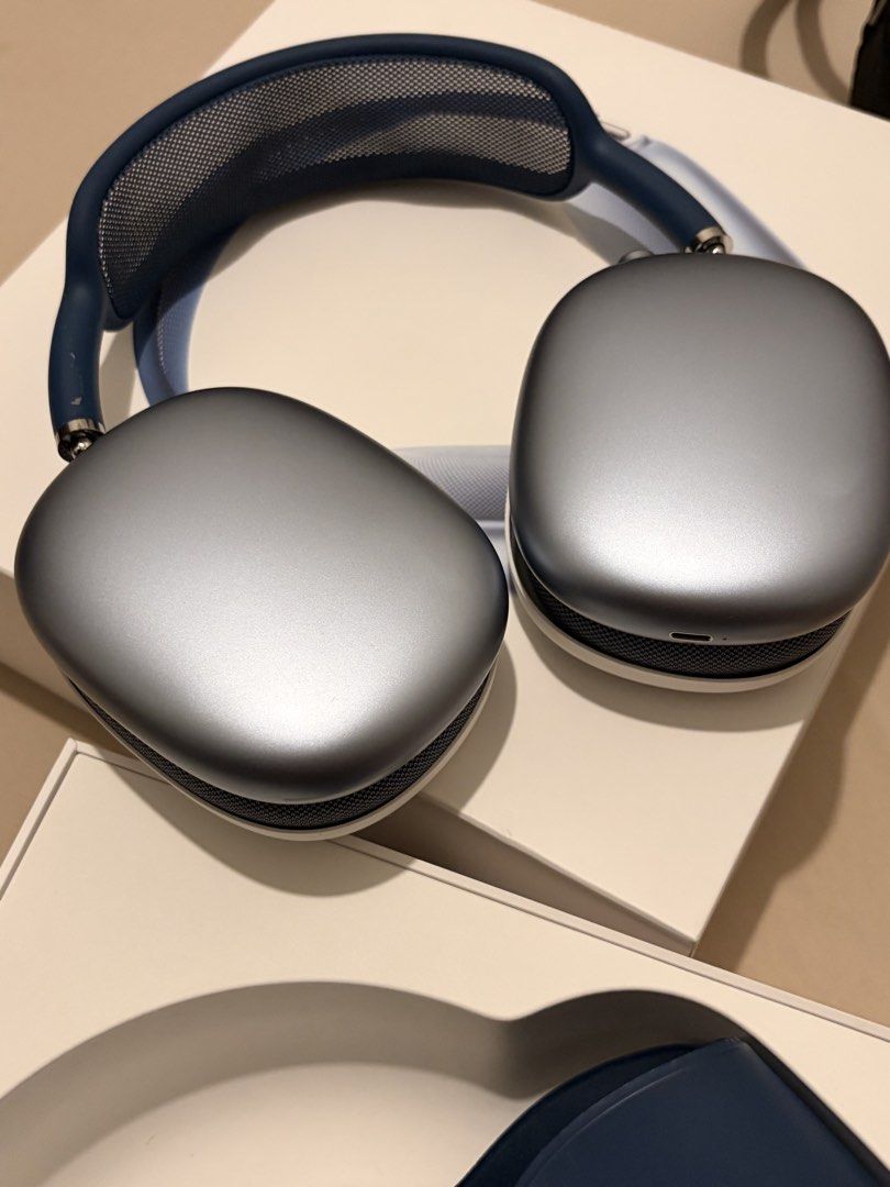 Airpods Max v1 Blue (Category: Headphones & Headsets) located in Pasay City. Submitted by aj_gadgets (Listing ID 1467679511, Image 2). Description: FOR SALE ONLY airpods max version 1 lightning - blue - complete with box - lightning cable - airpods max case - no dents or scratch sa mismong airpods issue: - outer silicone layer peeling off on the headband (barely noticeable) - airpods max cushion's back is broken, due to washing. still working but
