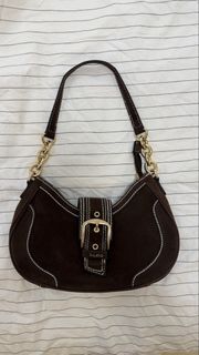 (Category: ) located in . Submitted by preloved_beauty_finds (Listing ID 1467758437, Image 1). Description: .