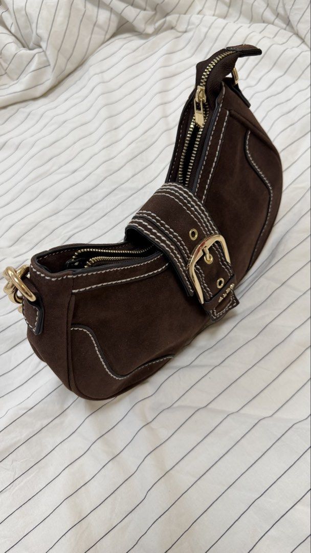 ALDO shoulder bag (Category: Shoulder Bags) located in Pasig City. Submitted by preloved_beauty_finds (Listing ID 1467758437, Image 2). Description: .