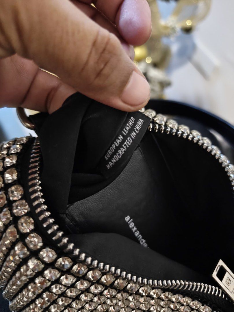 ALEX WANG CRYSTAL MESH (Category: Luxury Bags & Wallets) located in Manila. Submitted by laizacollections (Listing ID 1467642683, Image 3). Description: .