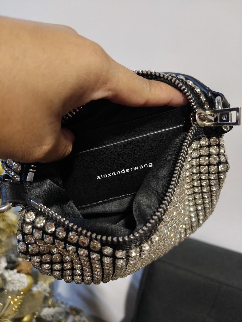 ALEX WANG CRYSTAL MESH (Category: Luxury Bags & Wallets) located in Manila. Submitted by laizacollections (Listing ID 1467642683, Image 2). Description: .