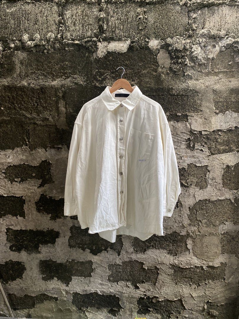 Alexander Wang Button Down (Category: Luxury Apparel) located in Cebu City. Submitted by rustyyyyy. (Listing ID 1467651876, Image 1). Description: W 24 L 29 Excellent condition.