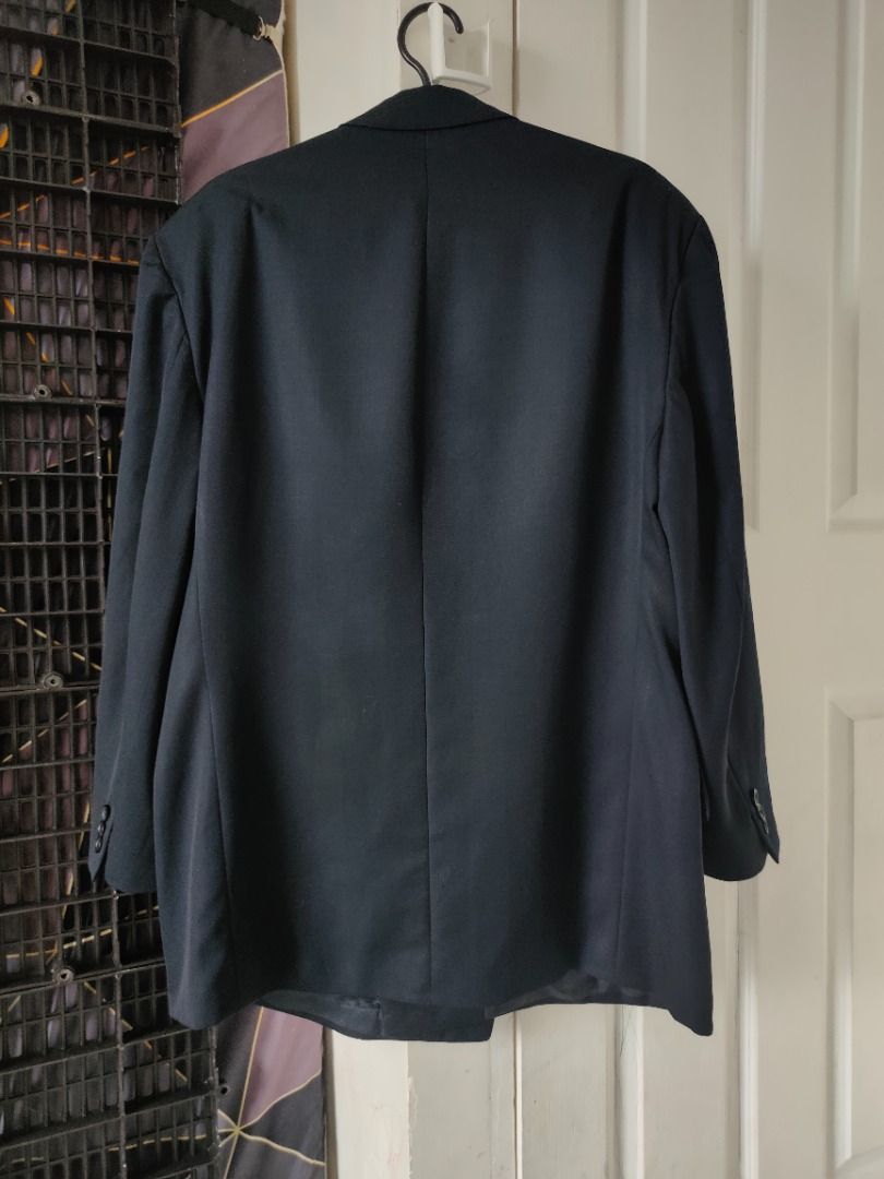 Alfani Double Breasted Wool Navy Blazer - Large (Category: Coats, Jackets and Outerwear) located in Dasmarinas. Submitted by acesteve (Listing ID 1467759980, Image 2). Description: Size in inches: 21.5 width 30 length No issues or alterations Loc: Dasma Cavite MOP: Gcash.