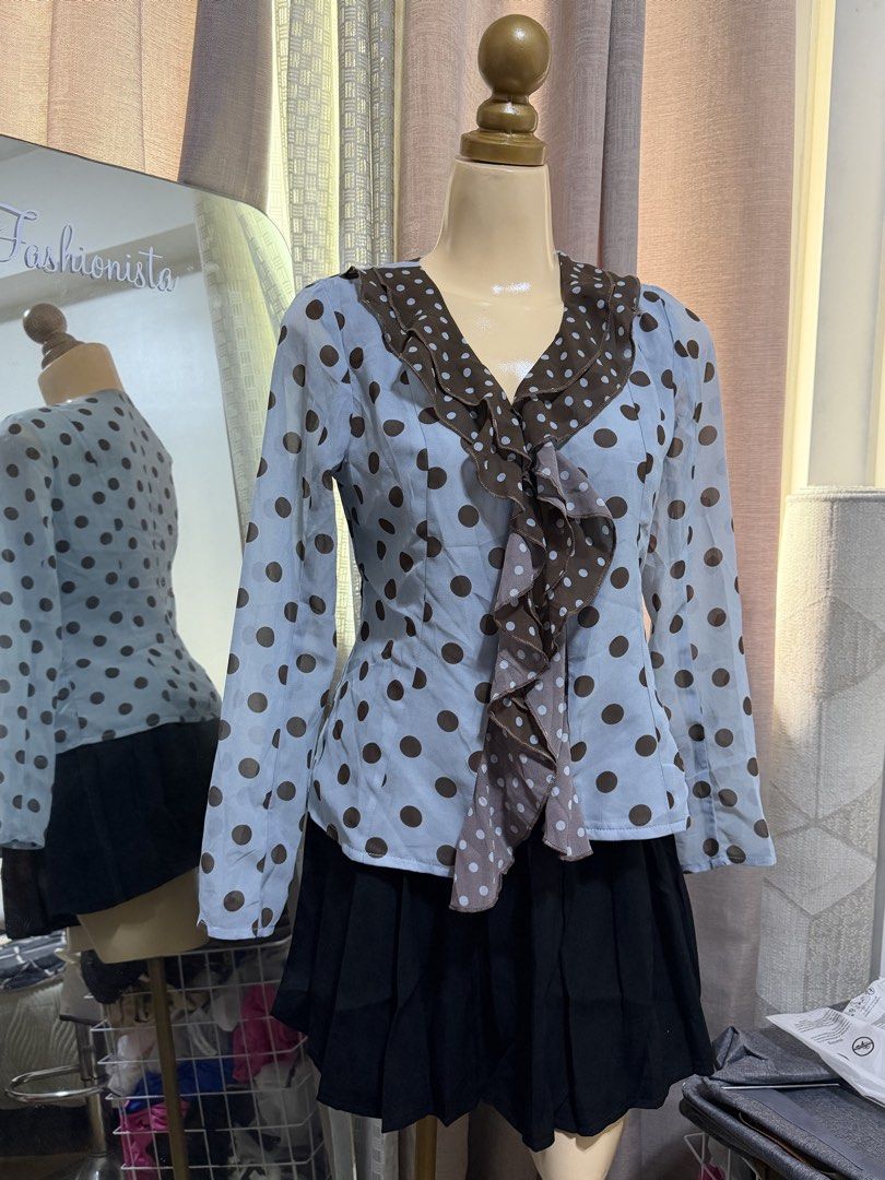 All Brand New tops Smal (Category: Others Tops) located in Manila. Submitted by iamfashionistapage (Listing ID 1467694043, Image 1). Description: All brand new. Price 100-150 withnpouch..