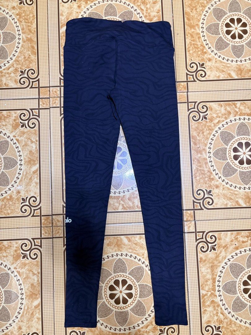 Alo (Category: Activewear) located in La Trinidad. Submitted by legit.ukayspot (Listing ID 1467669786, Image 3). Description: .