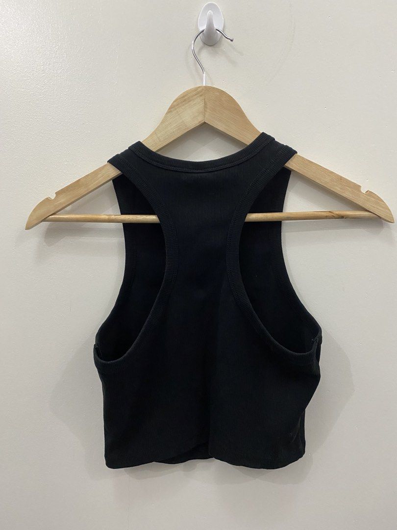 alo yoga aspire tank (Category: Activewear) located in Paranaque City. Submitted by senseofstyle01 (Listing ID 1467688224, Image 3). Description: Authentic Fit: small- med.