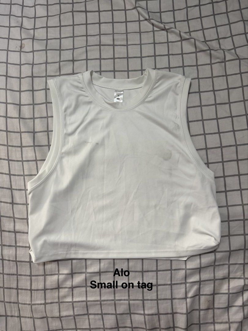 Alo cropped muscle tank top (Category: Activewear) located in Manila. Submitted by pinkyswearshop2.0 (Listing ID 1467679795, Image 1). Description: .