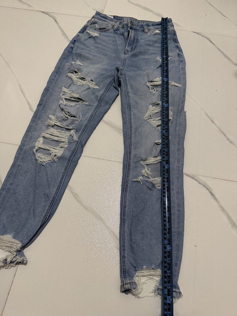 American Eagle Mom Jeans (Category: Jeans) located in Las Pinas. Submitted by gmonteros (Listing ID 1467684942, Image 2). Description: Waist 24-25.