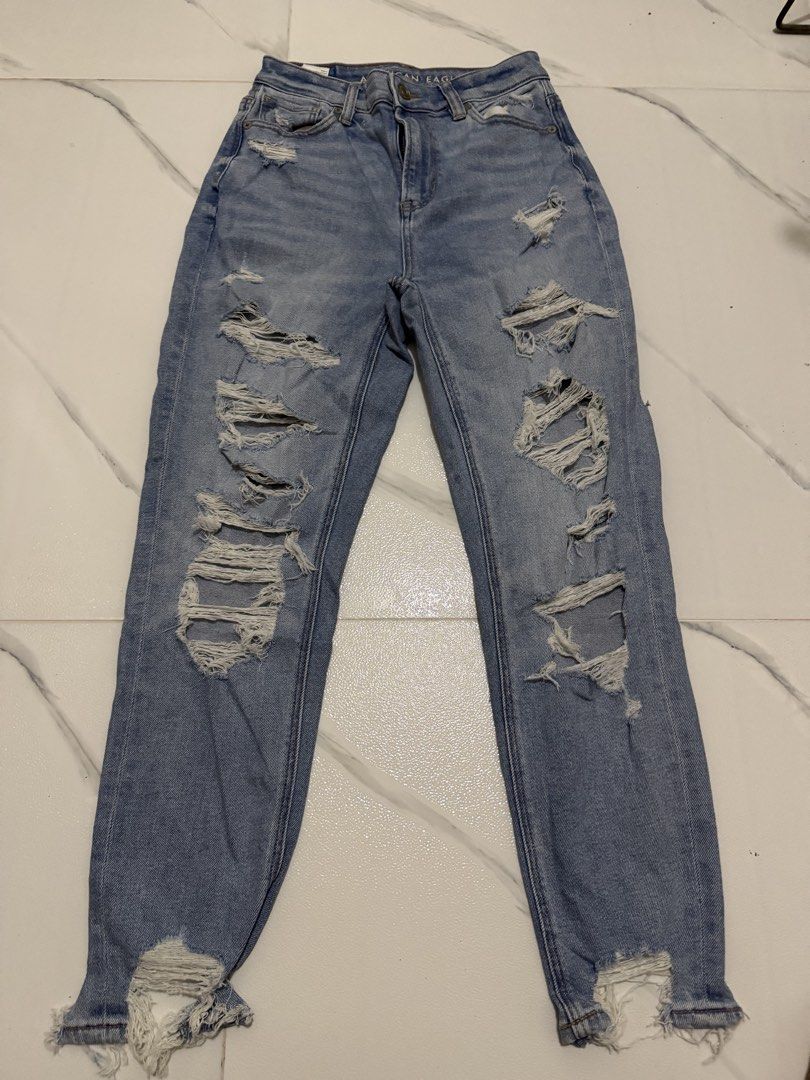 American Eagle Mom Jeans (Category: Jeans) located in Las Pinas. Submitted by gmonteros (Listing ID 1467684942, Image 1). Description: Waist 24-25.