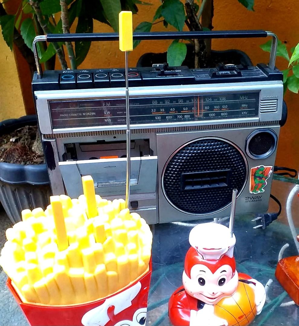 Antique Boombox RADIO (Category: Vintage Collectibles) located in Manila. Submitted by mickey_salonga (Listing ID 1467607759, Image 1). Description: perfect adDition to your bedro0m or living space - as is.