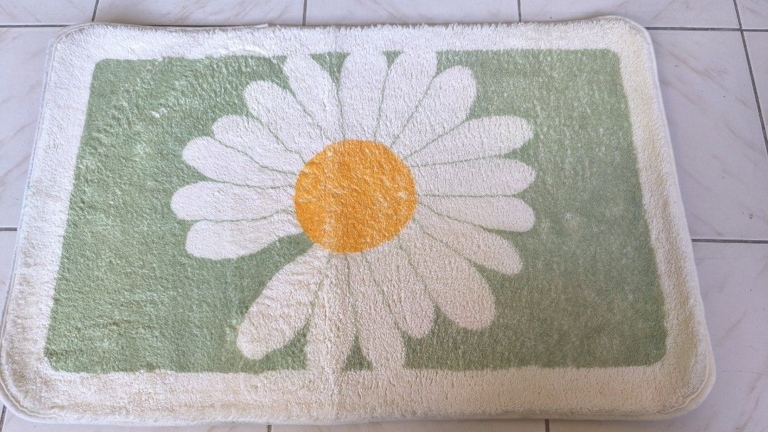 Anti-slip fluffy floor mat (Category: Carpets, Mats & Flooring) located in Dasmarinas. Submitted by modcloset_ph (Listing ID 1467634768, Image 2). Description: .