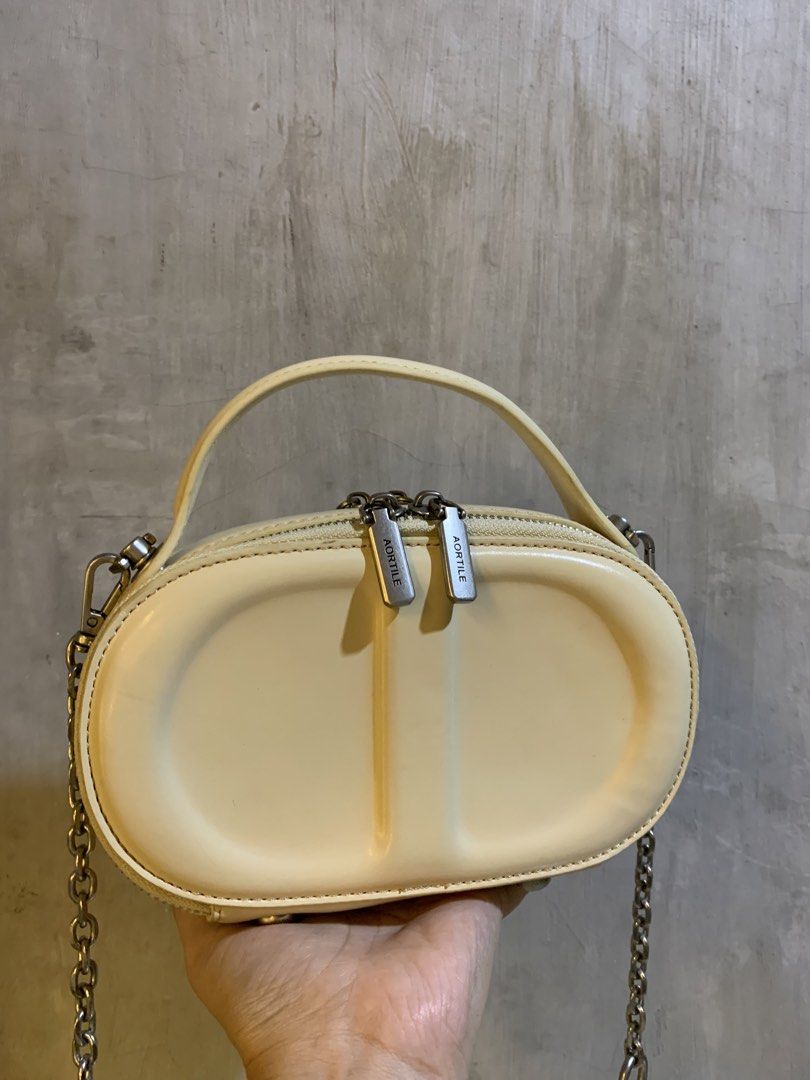 aortile box type (Category: Cross-body Bags) located in General Santos City (Dadiangas). Submitted by sarathrift (Listing ID 1467636578, Image 2). Description: mini size can fit cellphone no flaw.