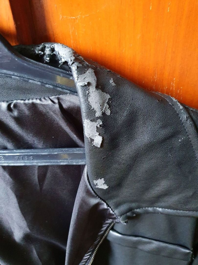[APPAREL] Leather Jacket Black Unisex (M) (Category: Coats, Jackets and Outerwear) located in Manila. Submitted by ginrei (Listing ID 1467608954, Image 3). Description: Leather Jacket Size: M - Unisex Color: Black ₱150 (bought for ₱1200) Condition: Worn once only Issue: Leather chipped off due to aging Note: Can lower the price more. DM if interested PAYMENT FIRST POLICY NO JOY RESERVATIONS NOT FOR SENSITIVE BUYERS.