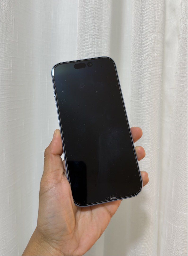 Apple Iphone 17 512GB (Category: iPhone 17 Series) located in Bacoor. Submitted by gainescalada (Listing ID 1467719620, Image 2). Description: Apple IPHONE 17 512 GB Mist Blue 91% Battery Health Cycle count: 433 First use: Sept 2025 With Box No issue RFS: upgrade .