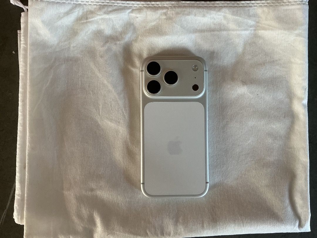 Apple iPhone 17 pro (Category: iPhone 17 Series) located in Caloocan City. Submitted by den_b.5 (Listing ID 1467684293, Image 1). Description: - Model: Apple iPhone 17 Pro - Color: Silver - Condition: Pristine, 11 months old but very good condition (lady-owned) - Inclusion: Original box included, original charger (free cases also if lady buyer) - Features: Fully functional screen, intact power and volume buttons, triple camera setup, 97% batt hea