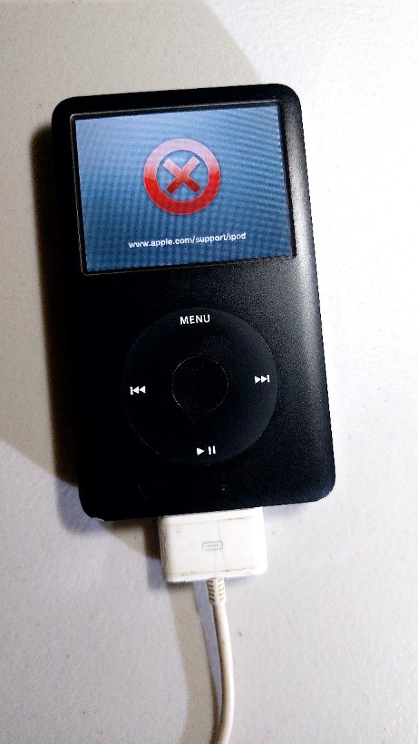 Apple iPod Classic 6th Gen 80GB Black (Category: Portable Music Players) located in Quezon City. Submitted by christopher.torio18 (Listing ID 1467794518, Image 1). Description: iPod Classic 80Gb All Original Parts Good LCD For MOd Or Restore Issue : Random restart only .