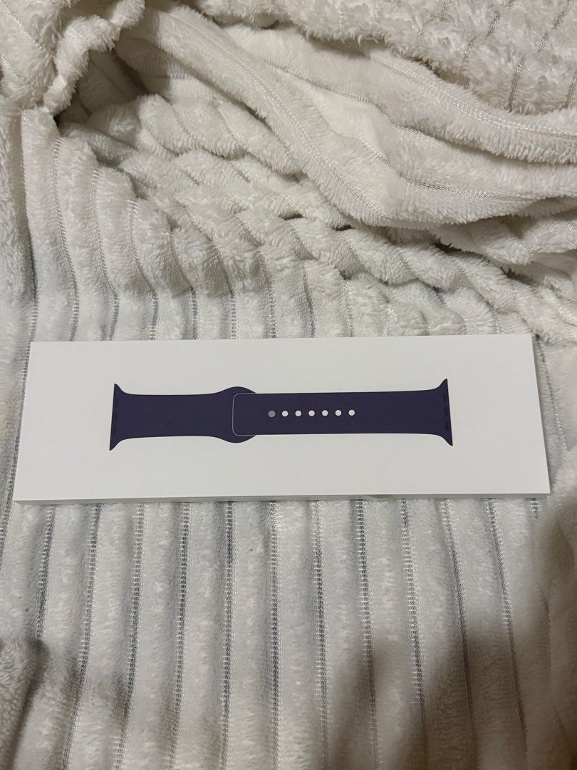 Apple watch band (Category: Luxury Watches) located in Manila. Submitted by royalturtle_8b9813 (Listing ID 1467733395, Image 1). Description: For sale: Original Apple Watch Sport Band S11 - 46mm Purple Fog SRP: 2,990 Selling for only 2,500 RFS: Maluwag sa wrist. Kakadeliver lang nung October 24, 2026. Location: Angono Rizal .
