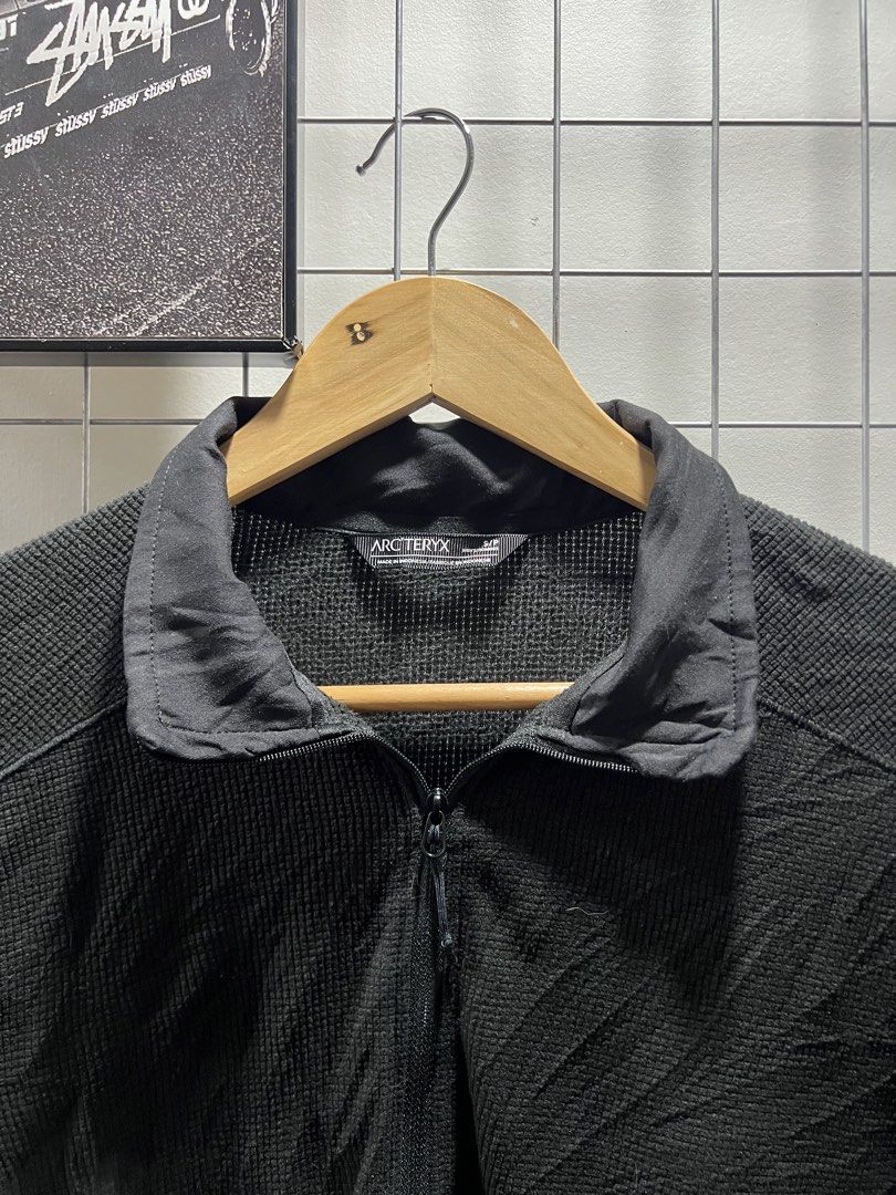 Arcteryx half zip delta LT polartec (Category: Coats, Jackets and Outerwear) located in Tandag. Submitted by archive.dept (Listing ID 1467756070, Image 3). Description: No issues good as new size s on tag.