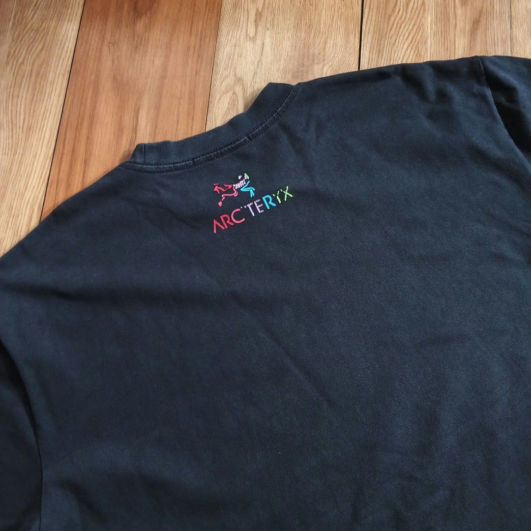 Arc'teryx Tee (Category: Activewear) located in Manila. Submitted by thriftinefolife (Listing ID 1467794365, Image 2). Description: Excellent Condition.