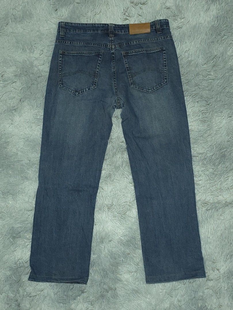 Armani Jeans Blue Denim Pants (Category: Jeans) located in Abulug. Submitted by humanwhosellthings (Listing ID 1467643025, Image 1). Description: - Brand: ARMANI EXCHANGE Denim Pants ✅Excellent Condition ✅Issue: none ▫️Waist Size: 34 ▫️Length: 38 - Color/Wash: Classic blue mid-wash - Fit: Straight fit, comfortable everyday wear - Details: Standard 5-pocket styling, contrast stitching, belt loops - Branding: Brown leather logo patch on back waistb