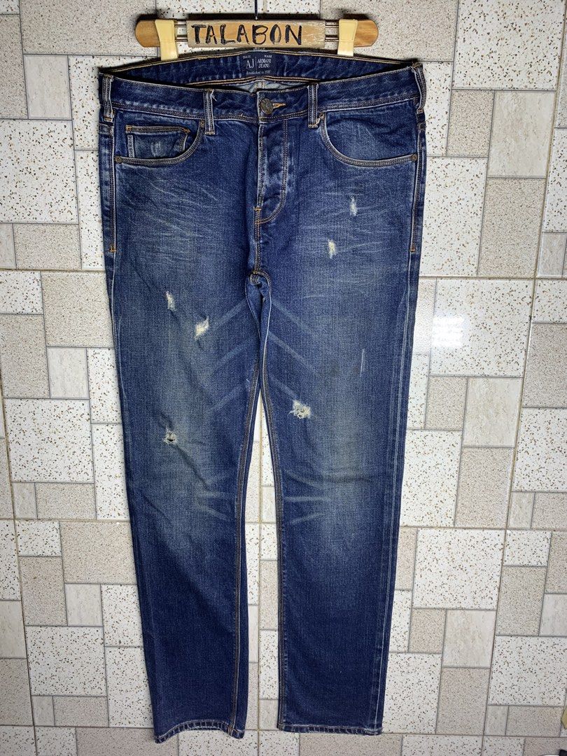ARMANI JEANS Button Fly (Category: Jeans) located in Bacolod City. Submitted by ocean_us (Listing ID 1467753186, Image 2). Description: ARMANI JEANS Button Fly ____________________________ Leather Patch Details: ▪️Size 34 ▪️Dimes 34 x 42 ▪️Hem 7 ▪️Factory Distress ▪️Issue: missing logo emblem ▪️FREE SHIPPING FEE Pm, Thanks ✅We ship Nationwide via Jnt Express ✅We do video call for assurance 📍Bacolod City Negros Occidental.
