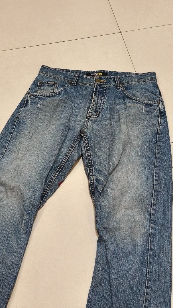 Arson Jeans Light Blue Acid Wash Denim Pants (Category: Jeans) located in Davao. Submitted by thethriftproject082 (Listing ID 1467797731, Image 2). Description: Y2K Arson Jeans 📍𝐌𝐈𝐍𝐄: 600 📍𝐒𝐈𝐙𝐄 𝐎𝐍 𝐓𝐀𝐆: 34 📍𝐃𝐈𝐌𝐄𝐒: Waist 34 x Length 40 issue: minor hem distressing.