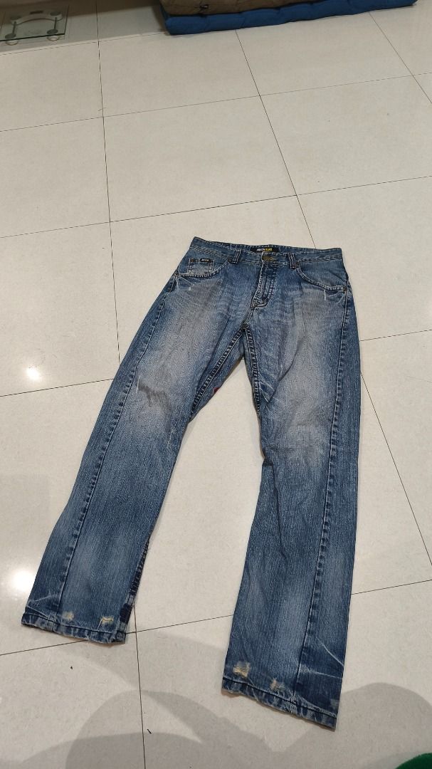 Arson Jeans Light Blue Acid Wash Denim Pants (Category: Jeans) located in Davao. Submitted by thethriftproject082 (Listing ID 1467797731, Image 1). Description: Y2K Arson Jeans 📍𝐌𝐈𝐍𝐄: 600 📍𝐒𝐈𝐙𝐄 𝐎𝐍 𝐓𝐀𝐆: 34 📍𝐃𝐈𝐌𝐄𝐒: Waist 34 x Length 40 issue: minor hem distressing.