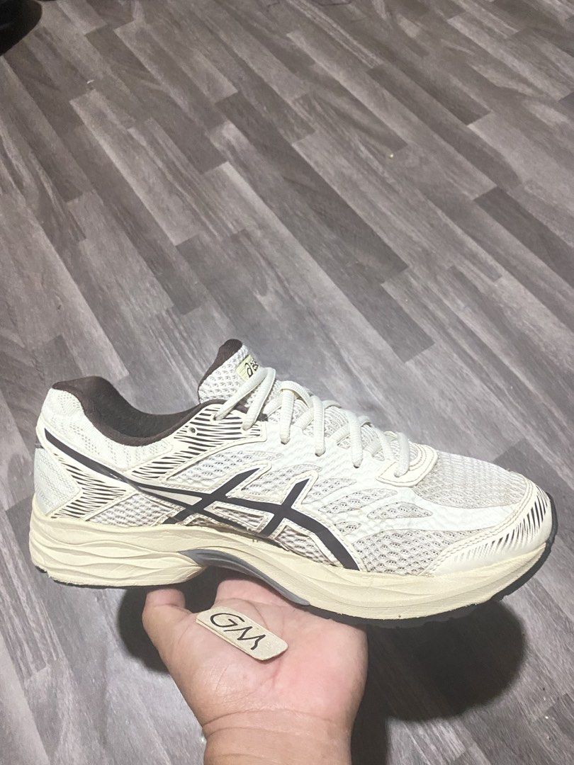 Asics Gel Flux 4 (Category: Sneakers) located in Cebu City. Submitted by freemoon.b85e0c (Listing ID 1467805324, Image 1). Description: Asics Gel Flux 4 Legit/2nd hand Size 9 us/8 uk/42.5 euro/27 cm Price 1550 plus sf Good condition.