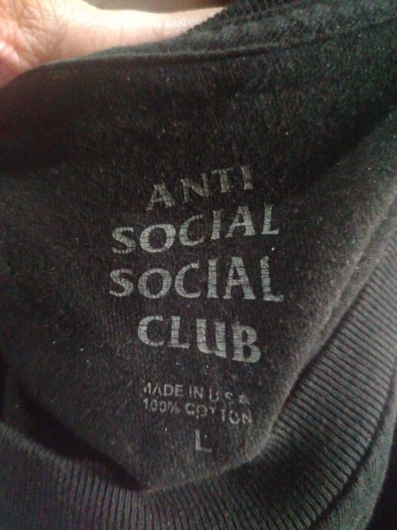 ASSC TEE (Category: Formal Shirts) located in Ligao. Submitted by milo_finds303 (Listing ID 1467658326, Image 3). Description: ASSC TEE •Dimes: 22X28 •Colorate: 9.1/10 •Good Condition •Issue: Minimal Crack Print Front and Back 400 shipped🚚📦 JNT COURIER AND CAN SHIP NATIONWIDE🌐📦.