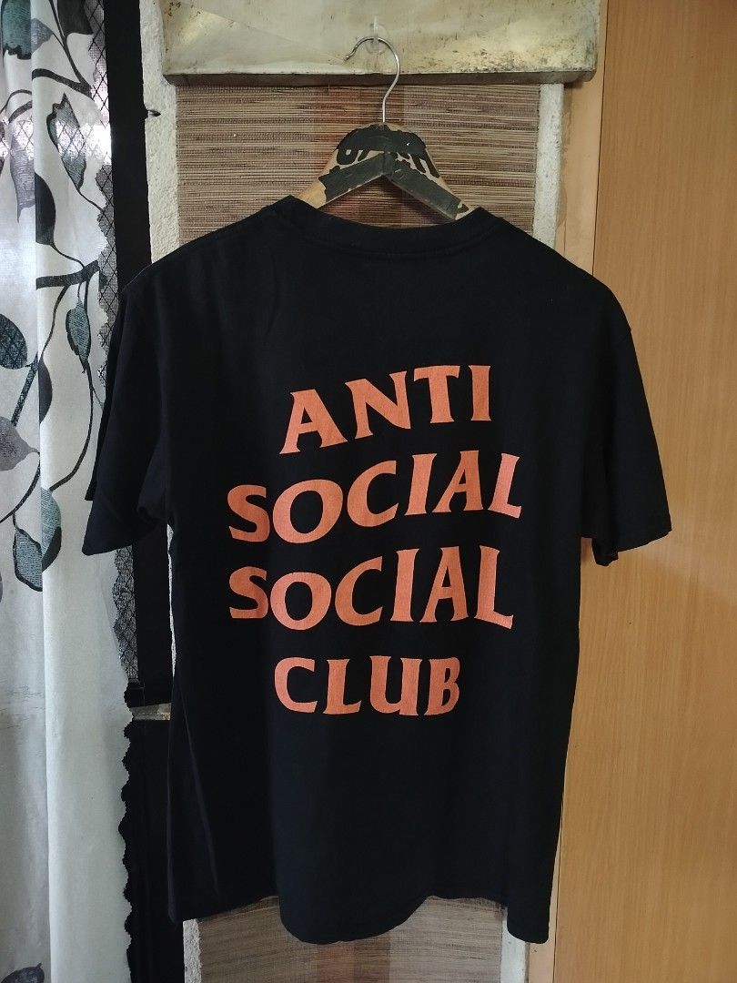 ASSC X UNDEFEATED (Category: Formal Shirts) located in Ligao. Submitted by milo_finds303 (Listing ID 1467661761, Image 2). Description: ASSC X UNDEFEATED •Dimes: 22X28 •Colorate: 9/10 •Good Condition •Issue: CRACK PRINT 350 shipped🚚📦 JNT COURIER AND CAN SHIP NATIONWIDE🌐📦.