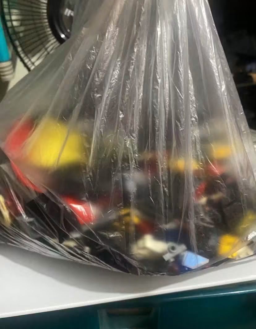 ASSORTED LEGO (Category: Interactive Toys) located in Manila. Submitted by junjohn (Listing ID 1467802219, Image 3). Description: ASSORTED LEGO AUTHENTIC AND BOOTLEG MIXED BRICKS, MINIFIGURE PIECES, TEXHNIC BRICKS AND ETC. SOME BRICKS HAVE PEN MARKINGS OTHERWISE GOOD Official Lego parts Lego Hulkbuster Infinity War Lego City Police Station Island Escape Antmam and the Wasp quantum vehicle 900 FIXED PRICE PASIG LOCATION CAN LALAMOVE OR MEETUP.