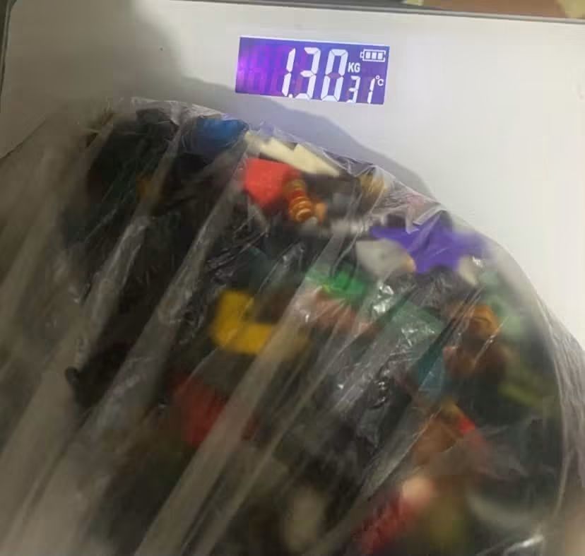 ASSORTED LEGO (Category: Interactive Toys) located in Manila. Submitted by junjohn (Listing ID 1467802219, Image 1). Description: ASSORTED LEGO AUTHENTIC AND BOOTLEG MIXED BRICKS, MINIFIGURE PIECES, TEXHNIC BRICKS AND ETC. SOME BRICKS HAVE PEN MARKINGS OTHERWISE GOOD Official Lego parts Lego Hulkbuster Infinity War Lego City Police Station Island Escape Antmam and the Wasp quantum vehicle 900 FIXED PRICE PASIG LOCATION CAN LALAMOVE OR MEETUP.