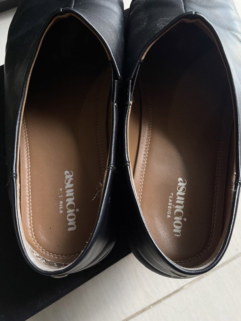 Asuncion Classica Black Tabis (Category: Dress Shoes) located in Manila. Submitted by m.joseph (Listing ID 1467681311, Image 3). Description: Asunscion Classica Genuine Leather Tabis US10.5 with box 2500 + shipping fee. negotiable open for meetups near sm north / trinoma / Muñoz.