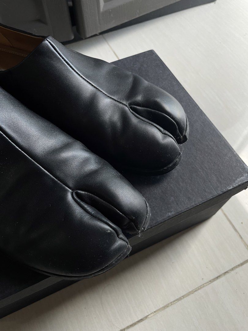 Asuncion Classica Black Tabis (Category: Dress Shoes) located in Manila. Submitted by m.joseph (Listing ID 1467681311, Image 2). Description: Asunscion Classica Genuine Leather Tabis US10.5 with box 2500 + shipping fee. negotiable open for meetups near sm north / trinoma / Muñoz.
