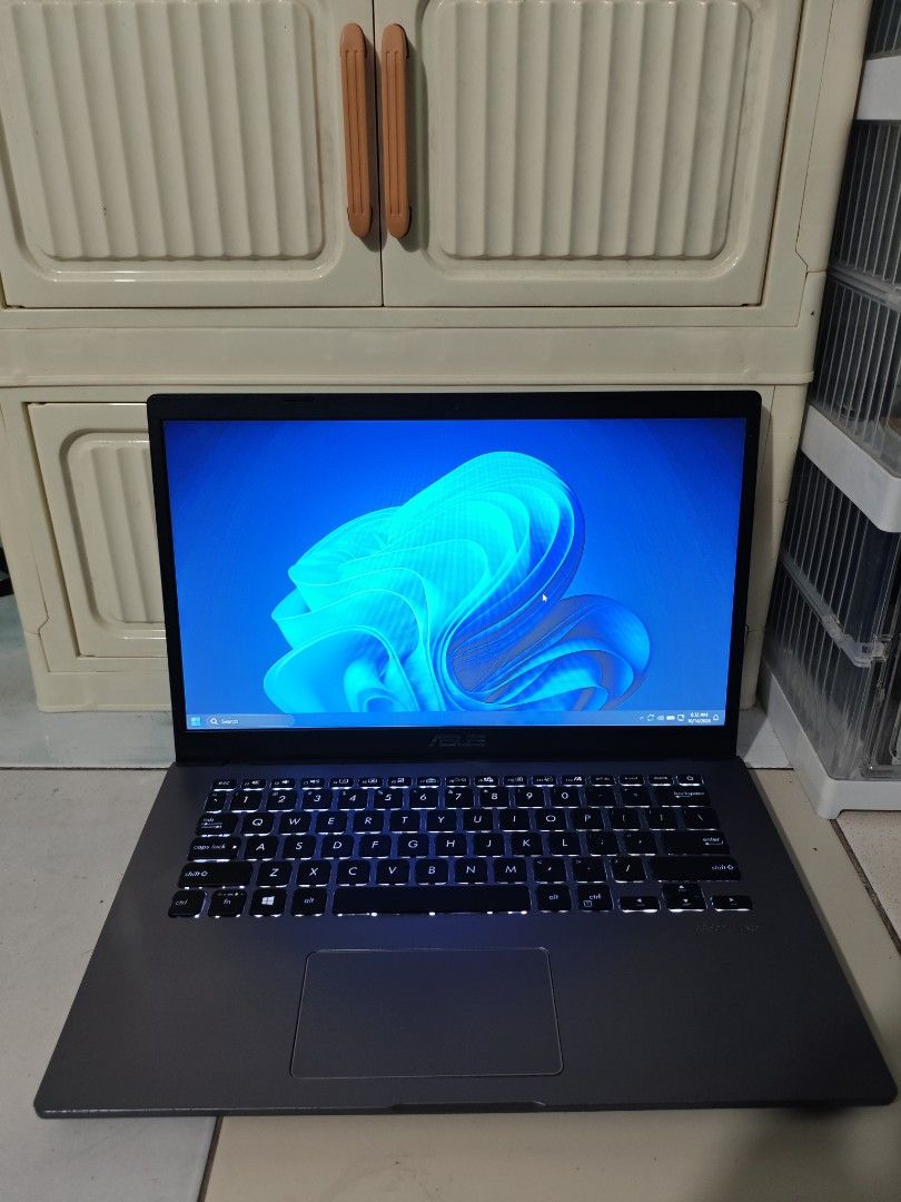 ASUS X409DA Ryzen 5 Laptop (Category: Laptops & Notebooks) located in Taguig. Submitted by abe-2026 (Listing ID 1467832110, Image 2). Description: Asus VivoBook X409DA | Ryzen 5 3500U | 8GB RAM | 120GB NVMe SSD | Radeon Vega 8 Specifications: Model: Asus VivoBook X409DA Processor: AMD Ryzen 5 3500U (4 Cores, 8 Threads, up to 3.7GHz) RAM: 8GB DDR4 Storage: 120GB NVMe SSD Display: 14-inch HD Display (1366 × 768 resolution) Graphics: AMD Radeon Vega